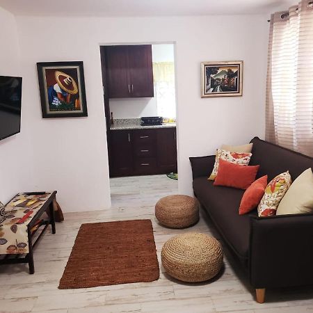 Hill Retreat - Kingston Hotel Luaran gambar