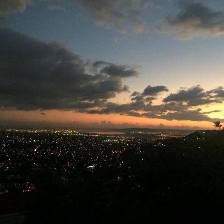 Hill Retreat - Kingston Hotel Luaran gambar
